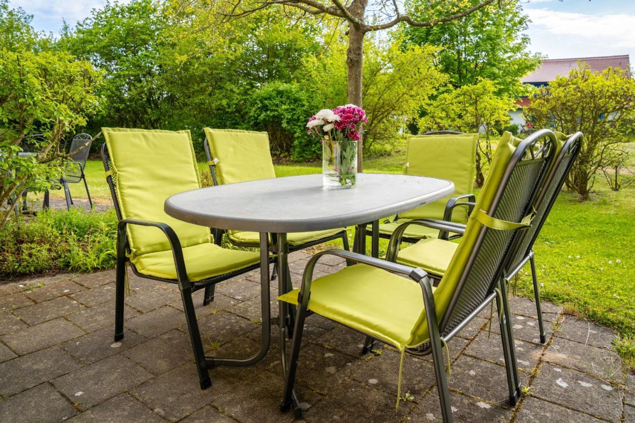Feriendorf Rugana - Budget Appartement Mit 2 Schlafzimmern Und Terrasse A26 Dranske Exterior photo