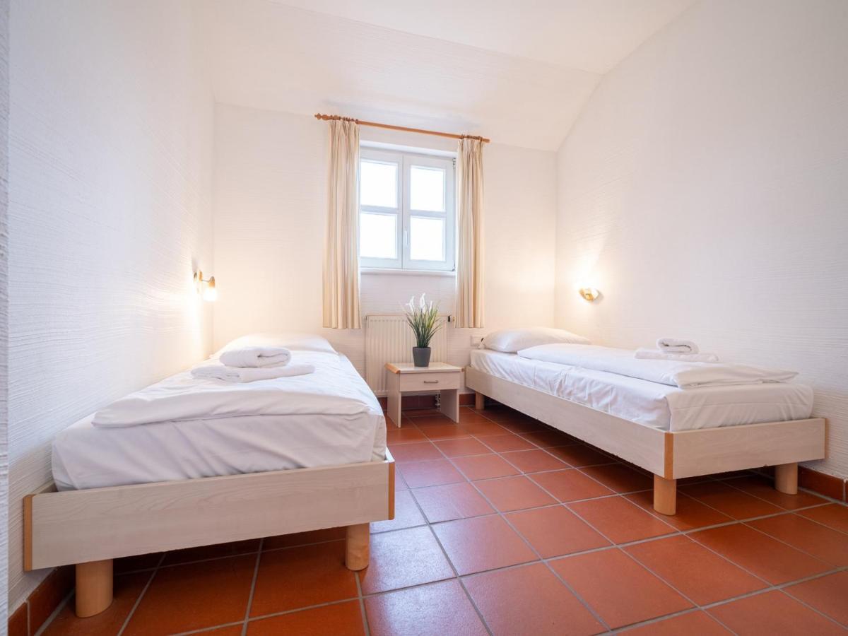 Feriendorf Rugana - Budget Appartement Mit 2 Schlafzimmern Und Terrasse A26 Dranske Exterior photo